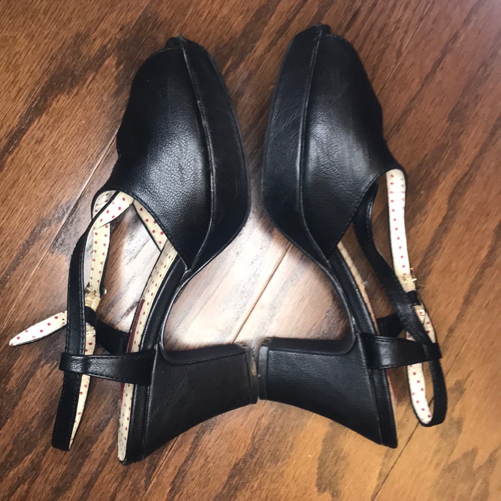 But another innocent tale open toe black heels - Picture 2 of 10